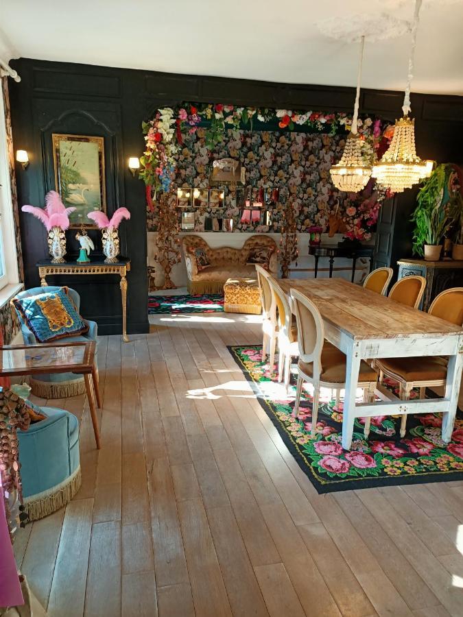 Bed and Breakfast Un Parfum De Violette Fourneville Экстерьер фото